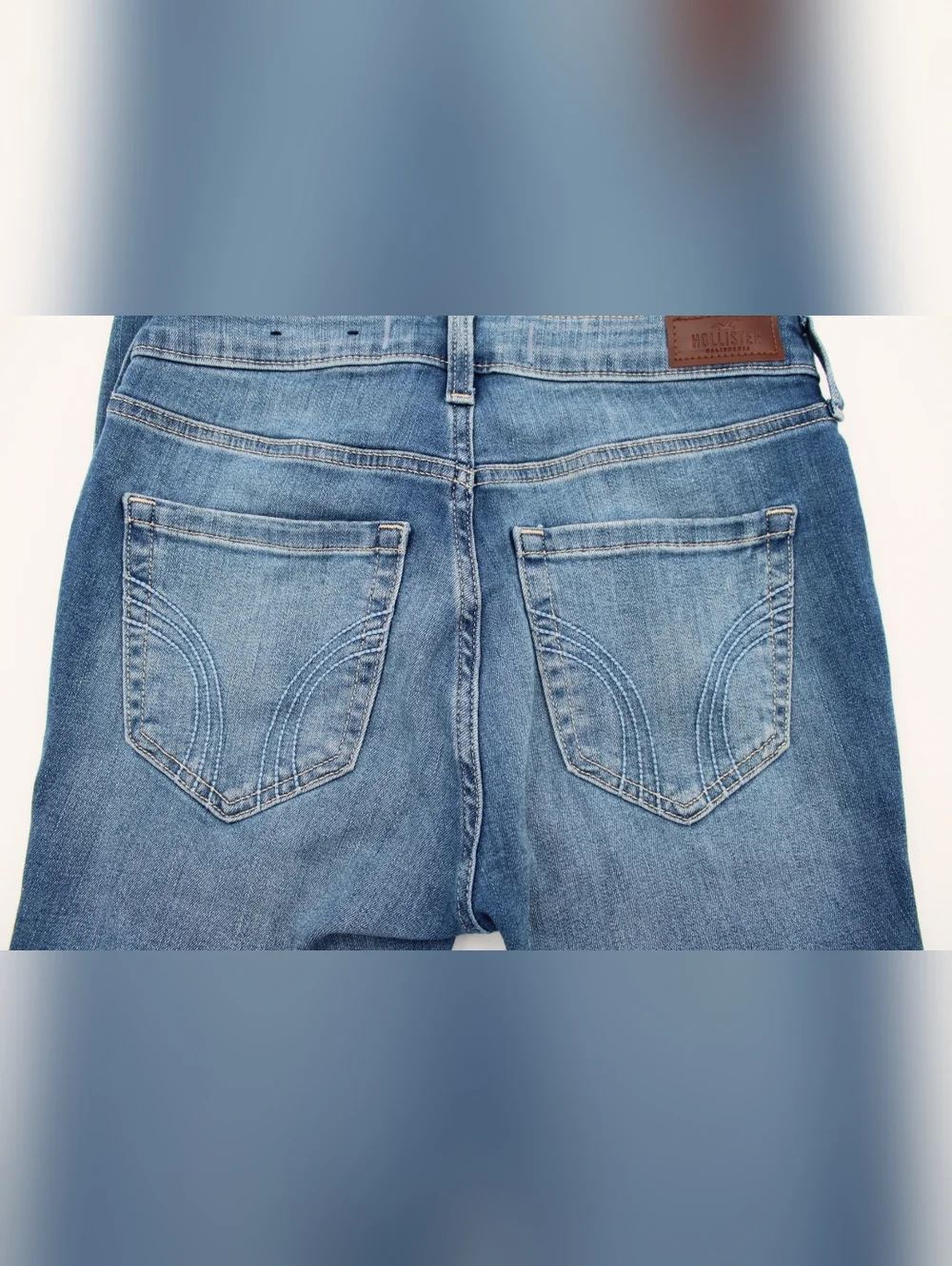Hollister Medium Wash Distressed Skinny Jeans Size 6 (28R) - Picture 5 of 8